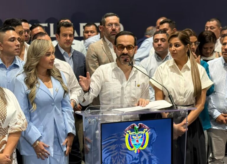 “No vamos a bajar la guardia”: De la Espriella viajará este jueves a Ibagué para coordinar atención a incendios en Tolima