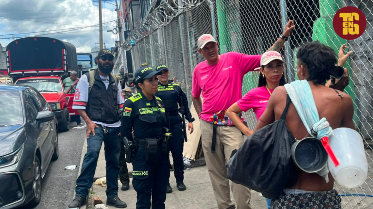 Alcaldía realiza abordaje social en la calle 19 antes de demoler estructuras afectadas por incendio