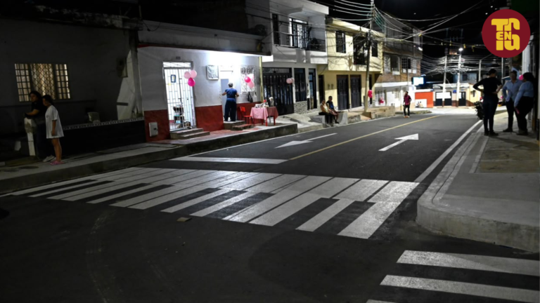 Alcaldesa Johana Aranda entrega vias pavimentadas en barrio Gaitan